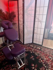 30-MINUTE/60-Minute  Chair Massage